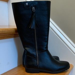 NWOT - Kids Tucker + Tate Boots - Size 2